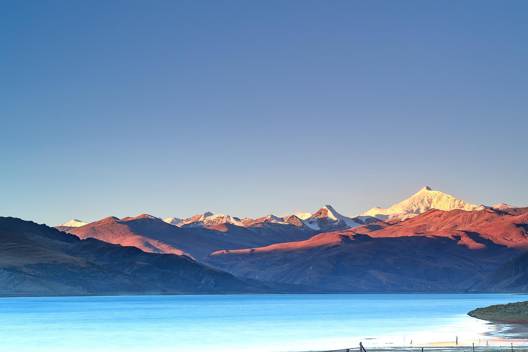 羊卓雍措旅游攻略 羊卓雍措,简称羊湖,是西藏三大圣湖之一,也是著名的