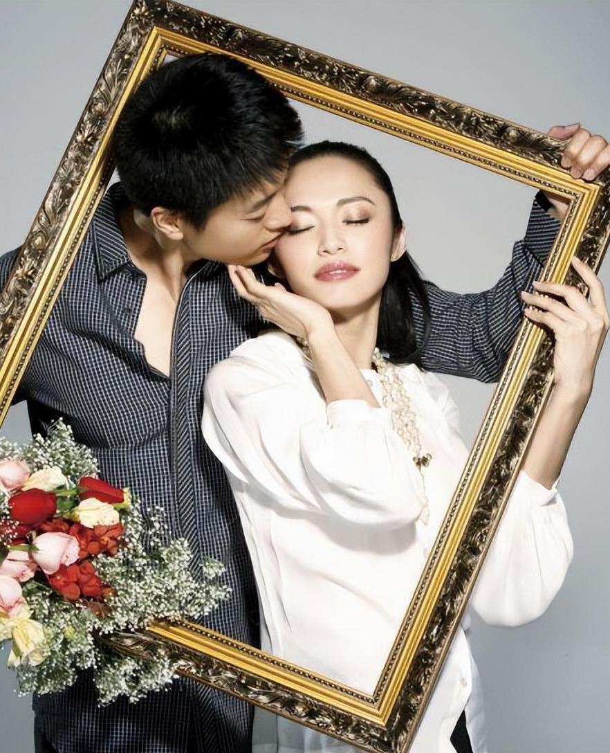 姚晨和凌潇肃:离婚12年后的差距 姚晨和凌潇肃曾经是娱乐圈中备受羡慕