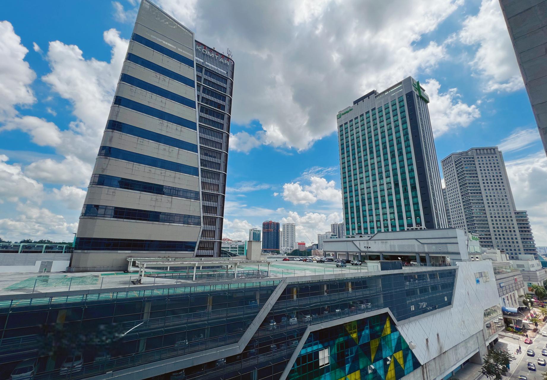 新山:马来西亚的小广州 新山市作为马来西亚柔佛州的首府,它地理位置