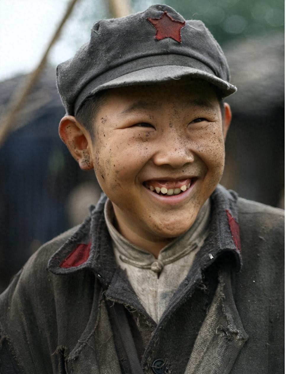 侯祥:身高不影响追梦 候祥是一个身高只有1米5的演员,他因此而面临着