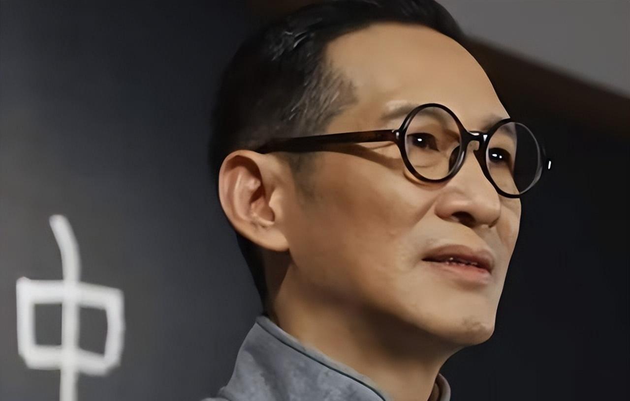 王劲松:内地男演员的代表 王劲松是中国影视剧领域备受瞩目的演员,他