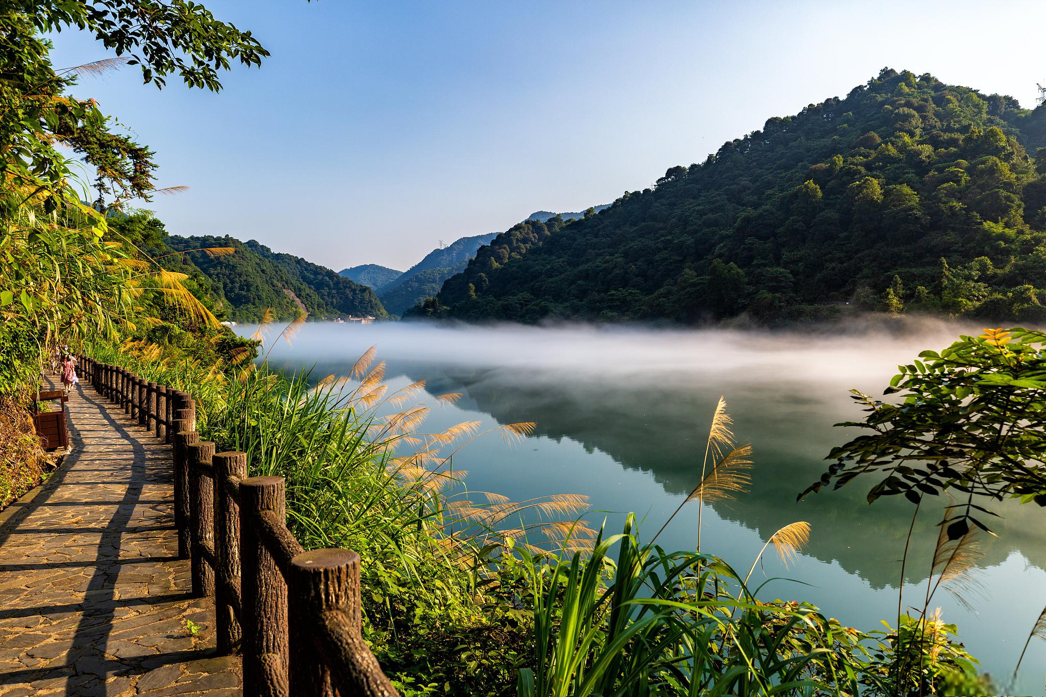 郴州,这座位于湖南南部的城市,拥有着令人惊叹的自然美景和丰富多彩的