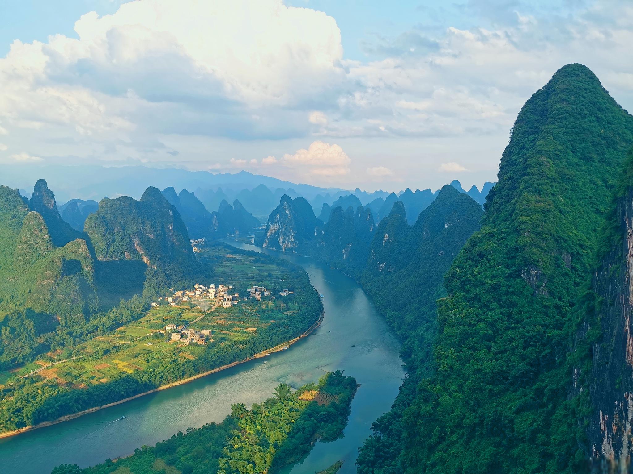 十一长假旅游推荐 十一长假是中国的黄金旅游期,许多