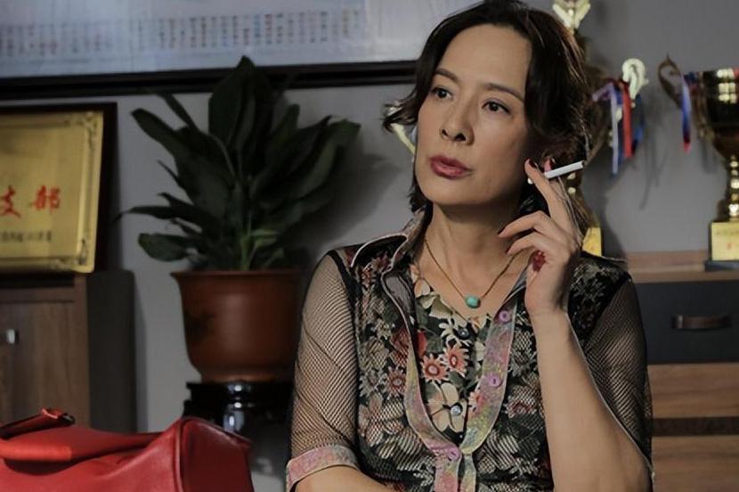 《大宅门》中的欢喜冤家 《大宅门》中的白雅萍和胡管家,虽然剧中没啥