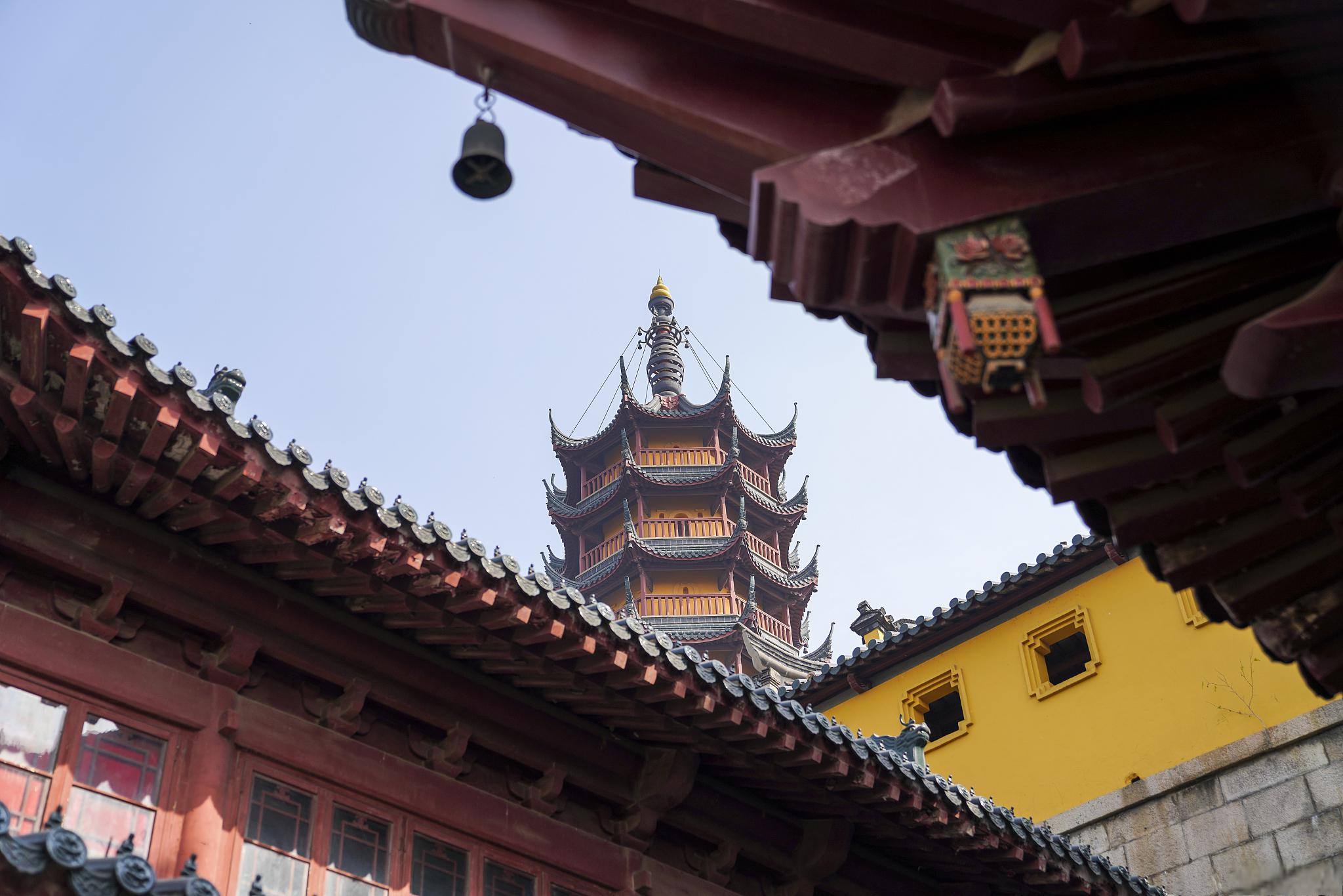 是一个有着4000余年无锡史前文化的古镇,以其独特的文化和风景而闻名