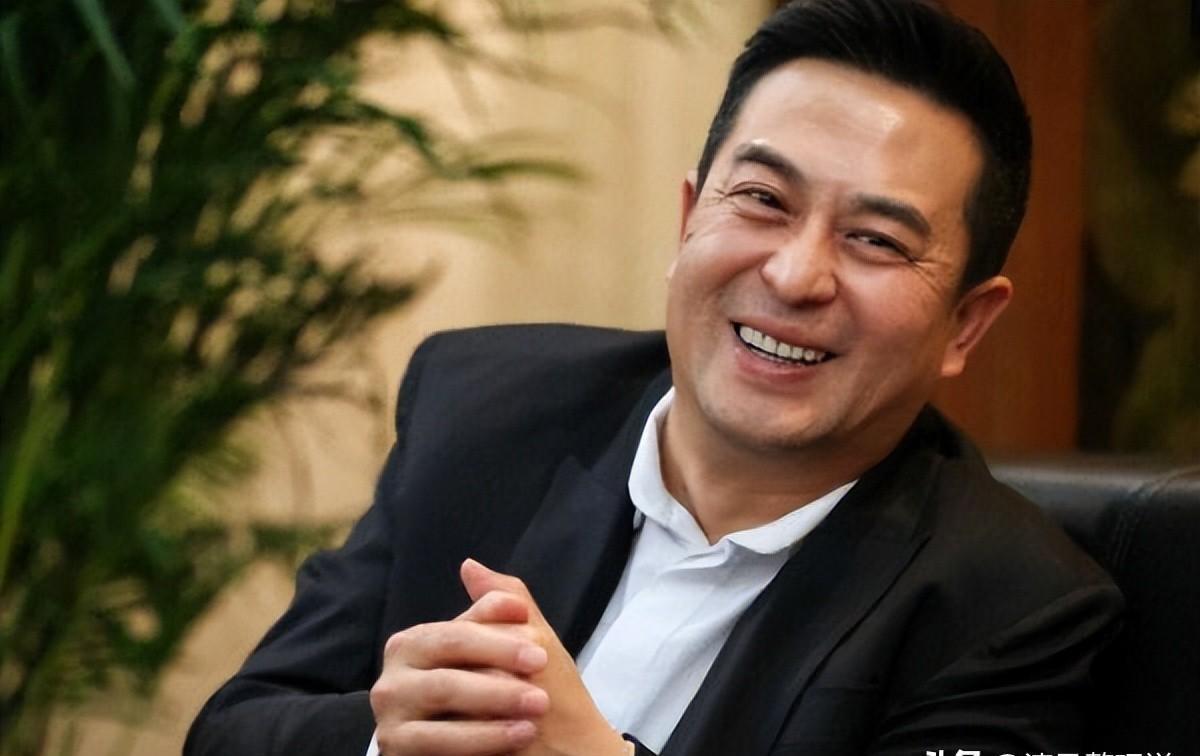 姬他:放弃画家梦成为演员 姬他,张嘉译的亲表弟,放弃画家梦成为演员