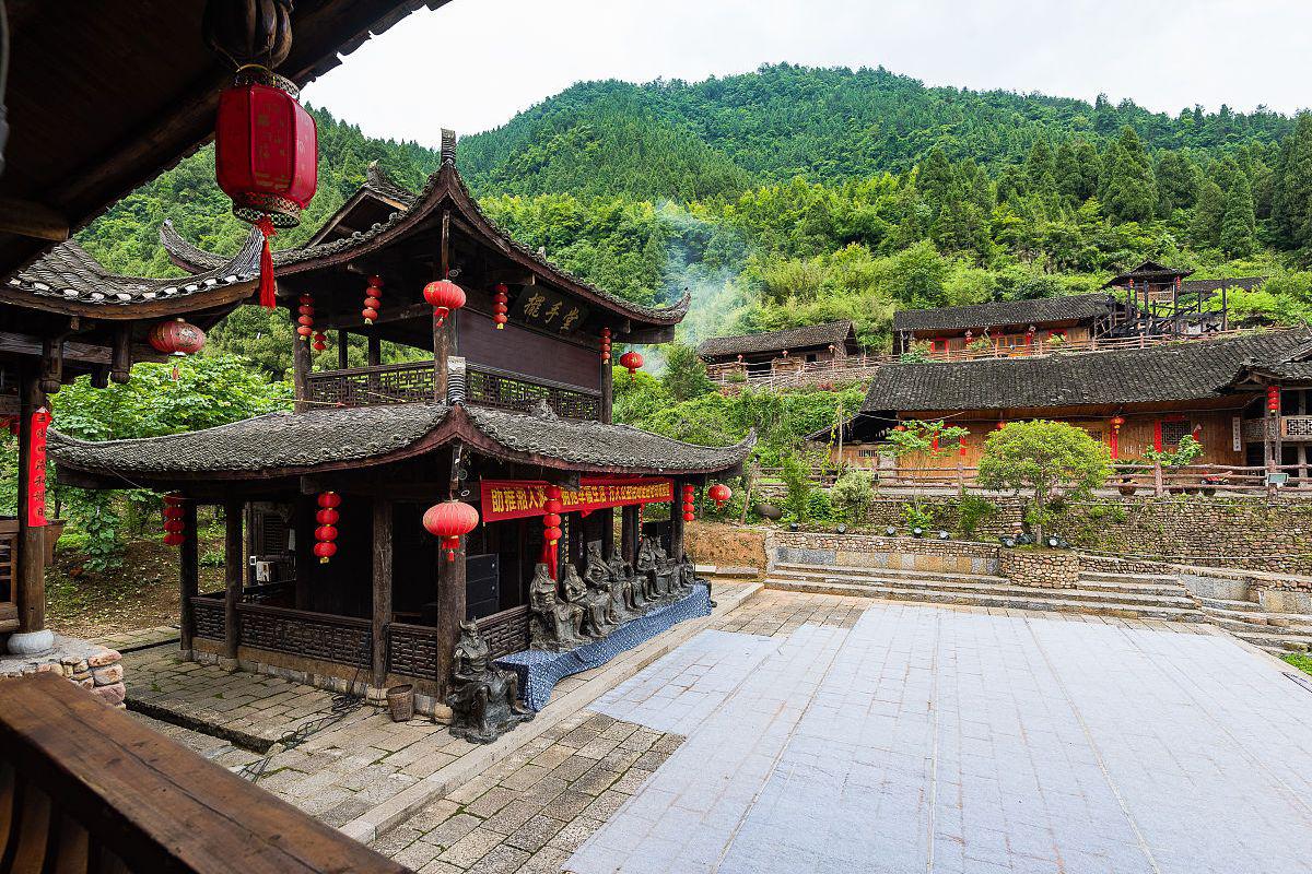 余庆旅游攻略 在这篇文章中,我们将带您领略余庆的独特魅力,让您在