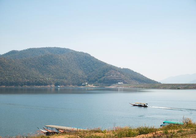 胜天湖,重庆的神圣之地 胜天湖坐落在重庆市长寿区,是我心中一块神圣