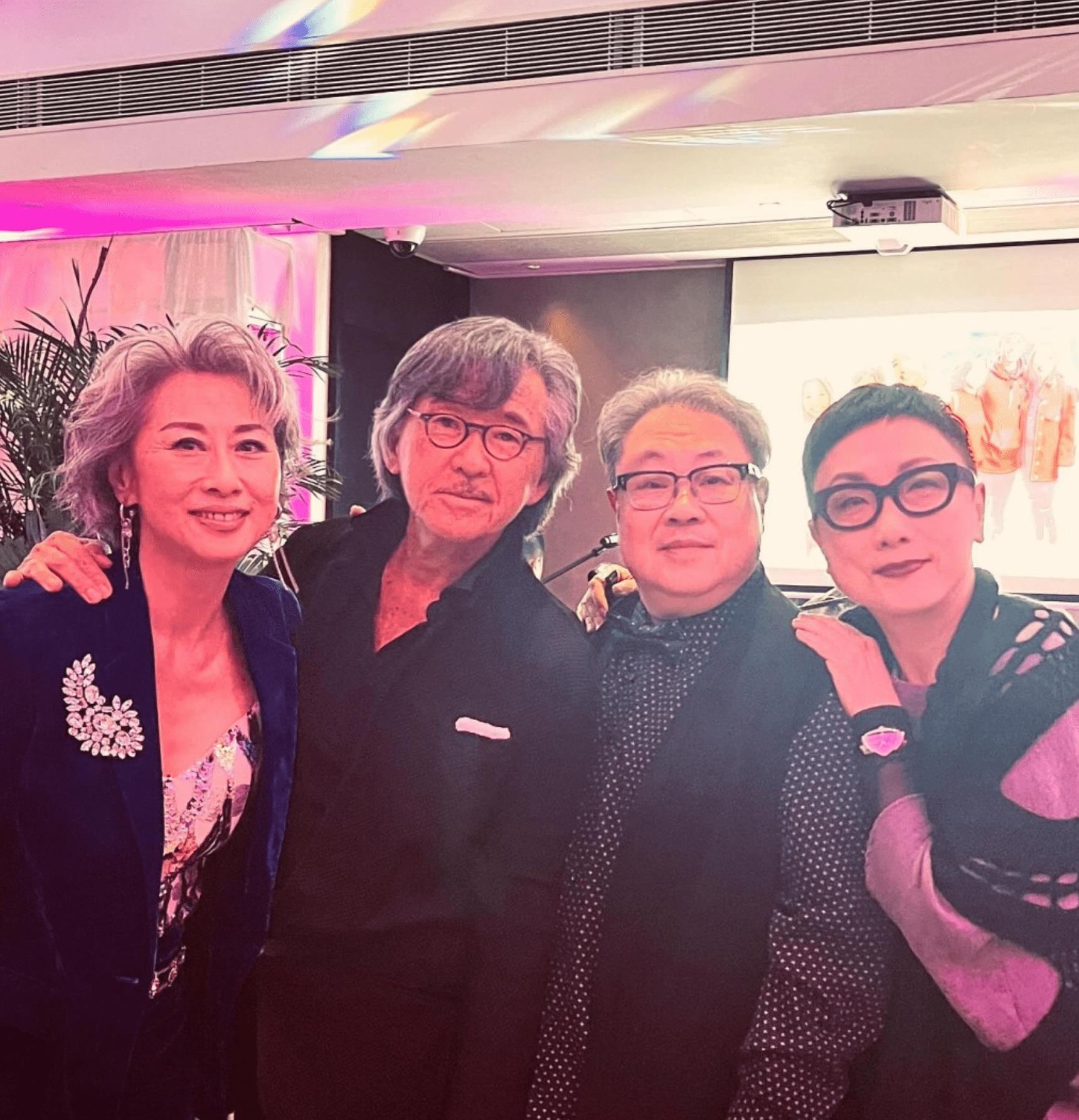 林子祥与两任妻子同台 林子祥和前妻吴正元的儿子林德信举办了一场