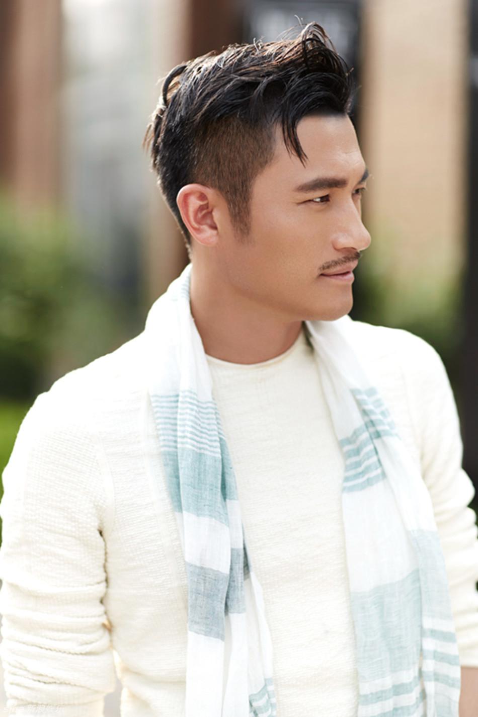 耿乐:追寻内心真实和坚持梦想的过程 耿乐的家庭背景异彩纷呈,爷爷是