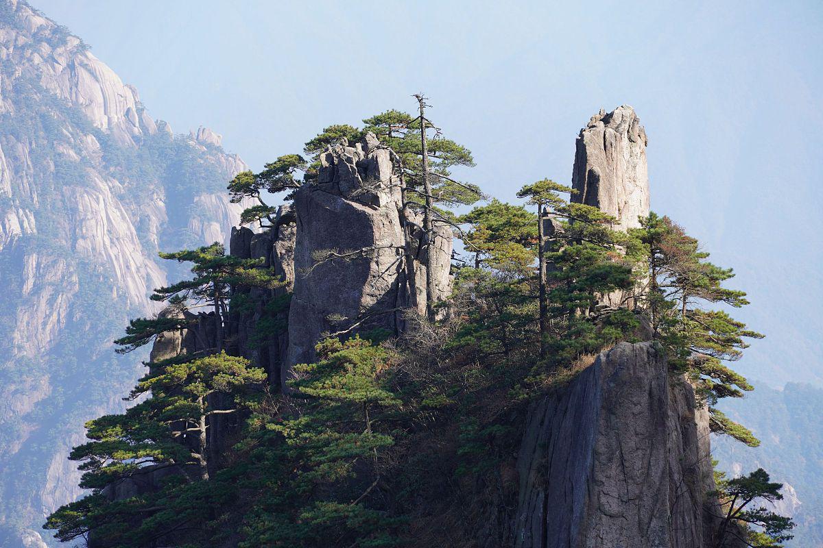 黄山后山上前山下的好处 黄山是中国一座风景秀丽的名山