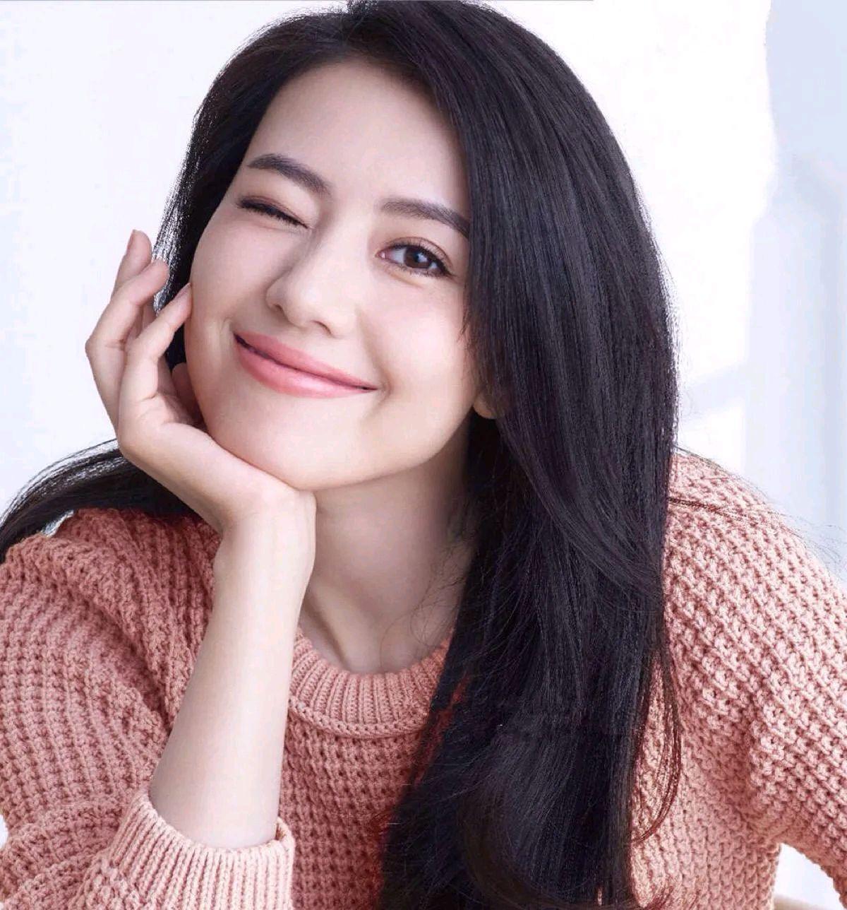高圆圆:充满正能量的女神 高圆圆不仅是优秀的女演员,更是充满正能量