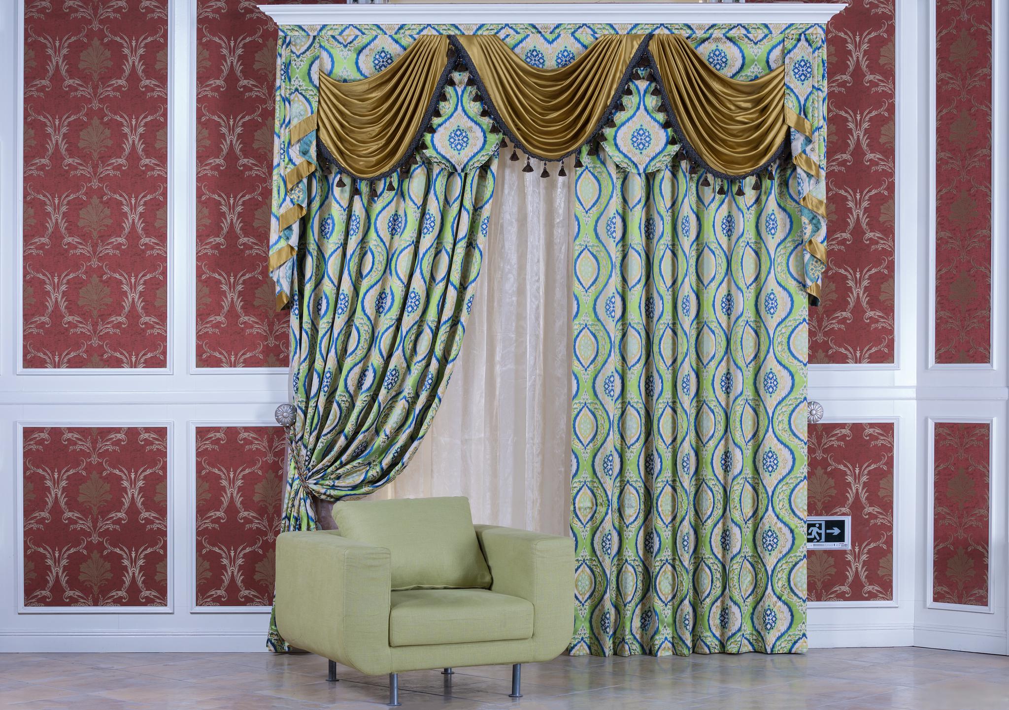 客厅窗帘装饰设计,颜色匹配和安装技巧 客厅窗帘作为室内装饰的重要