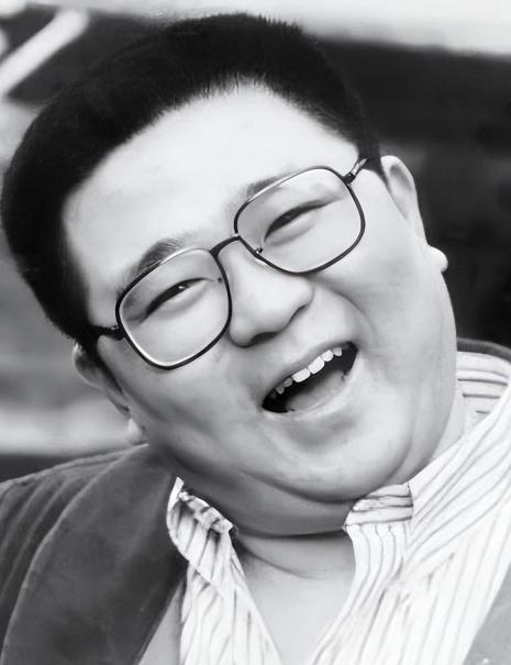 梁冠华:胖墩也能成为出色演员 梁冠华小时候因为身材肥胖而感到自卑
