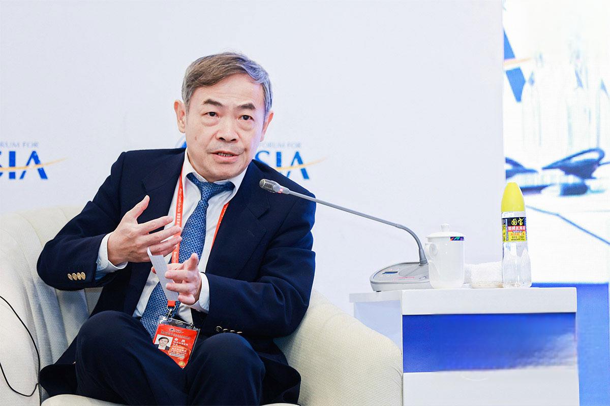 张跃:创业传奇 张跃,湖南郴州第三大富豪,现任远大集团董事长,他的