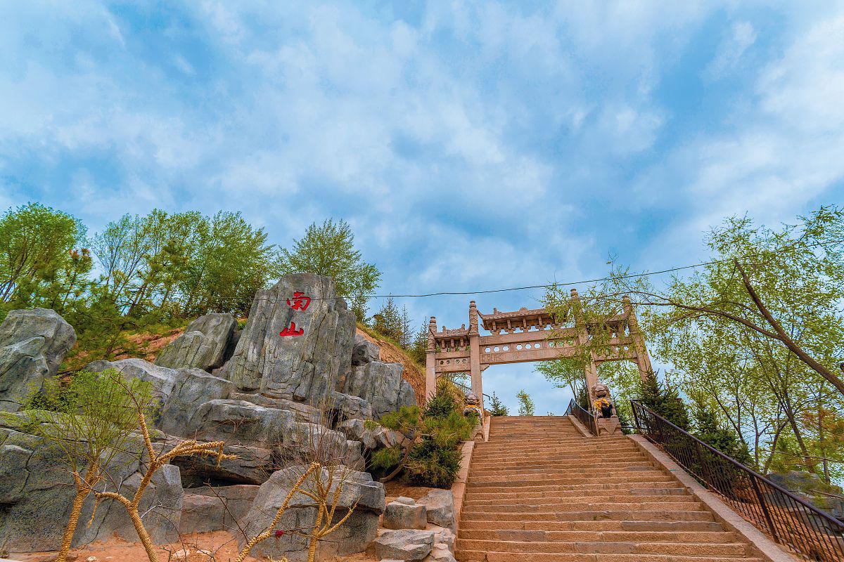 棋盘山国际风景旅游开发区:四季皆宜的旅游胜地 棋盘山国际风景旅游