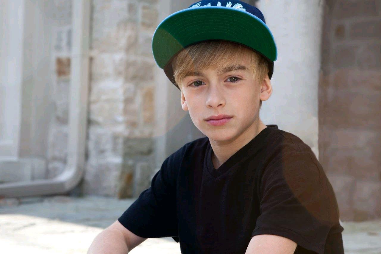 johnny orlando:11年娱乐圈生涯 johnny orlando,20岁的加拿大男孩,11