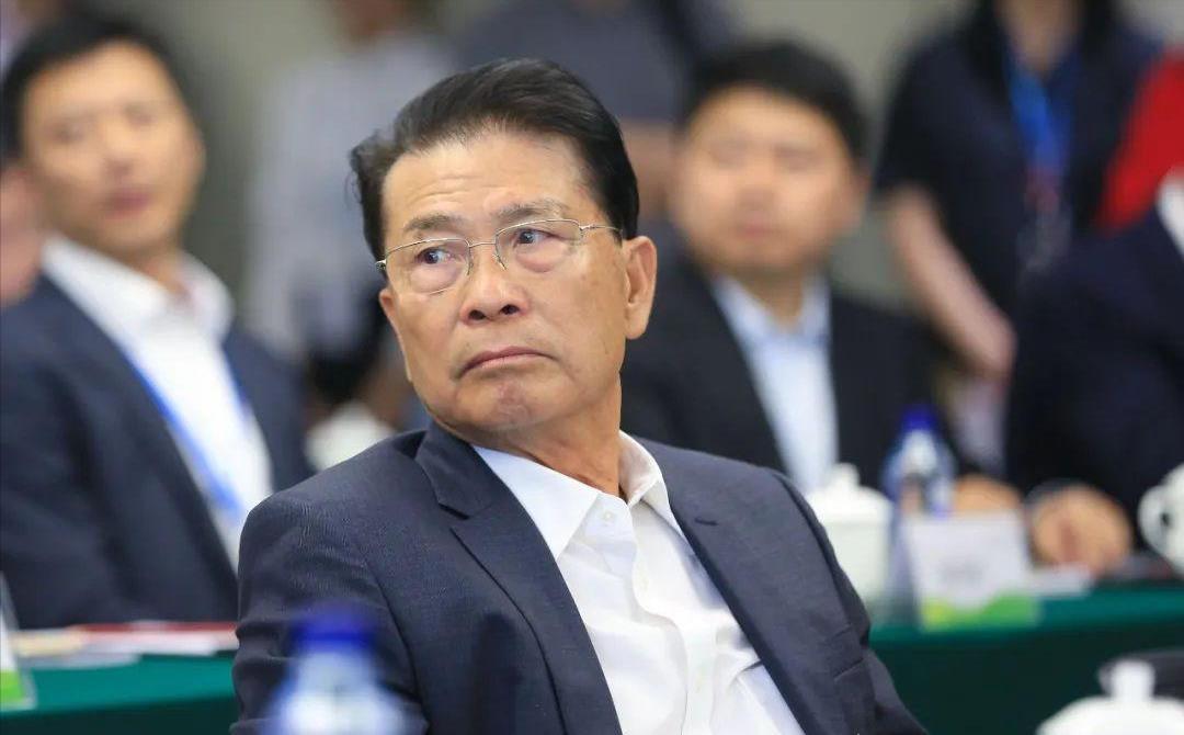 标题建议:《剑锋与美的太子爷:200亿上市公司背后的财富密码》 何剑锋
