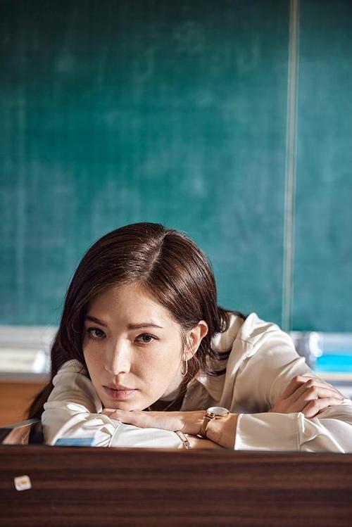 张一翔陈梦云的电视剧《第9节课》 《第9节课》是一部以禁忌之恋为