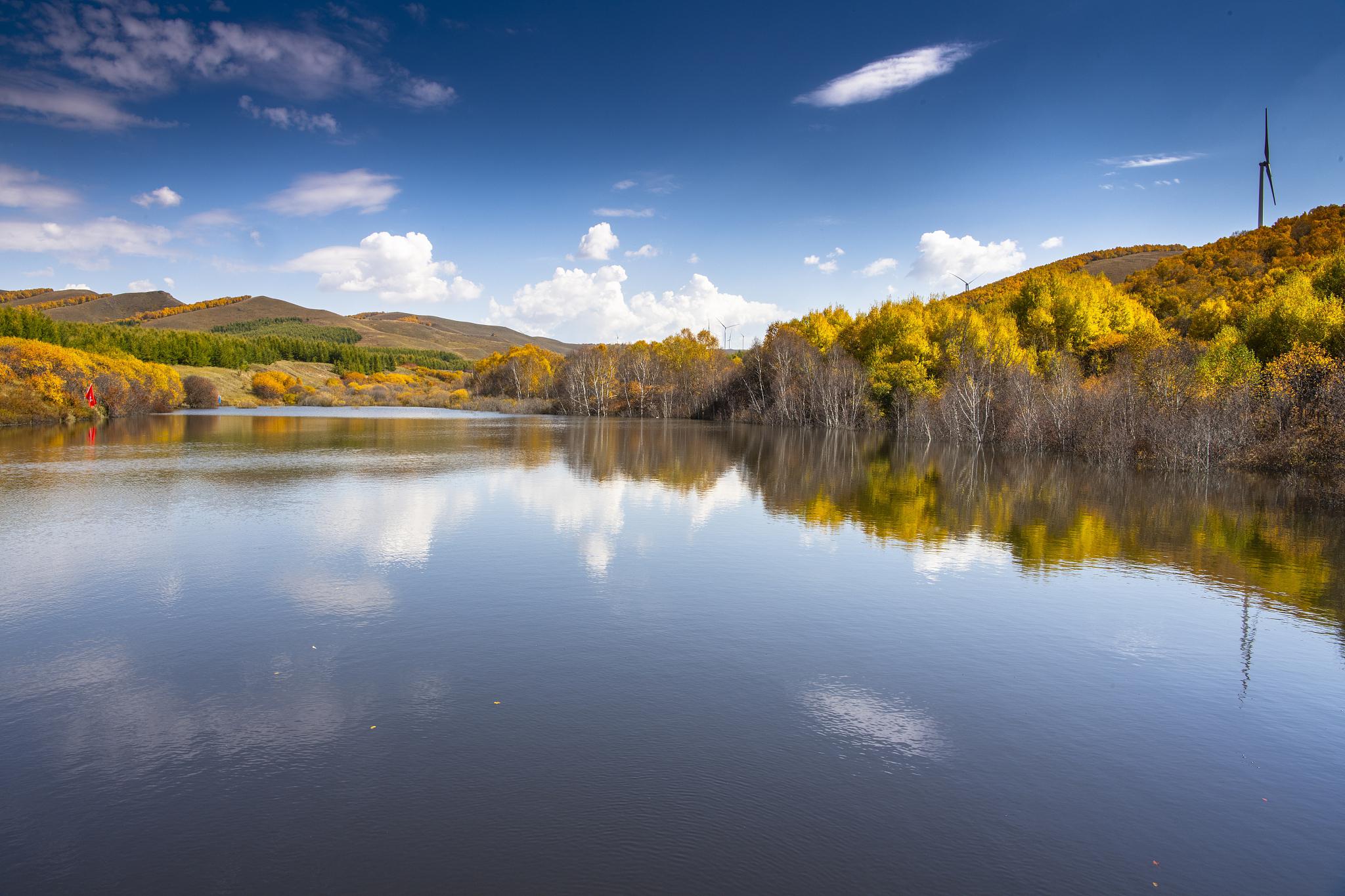 孟达天池,青海小九寨 孟达天池,位于青海省海东市循化撒拉族自治县,是