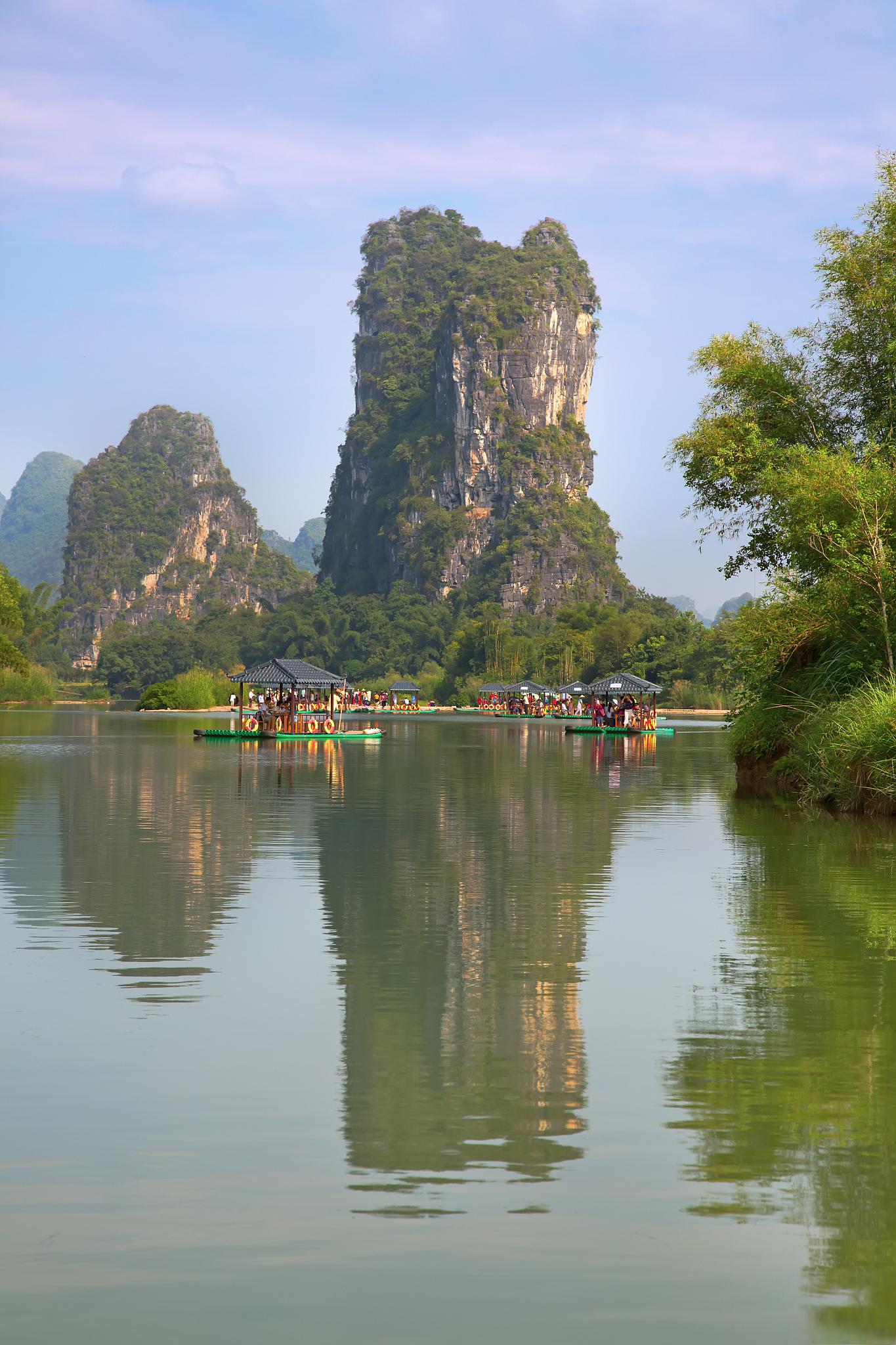 桂林旅游景点推荐 桂林,位于中国南部广西壮族自治区,是一个充满自然