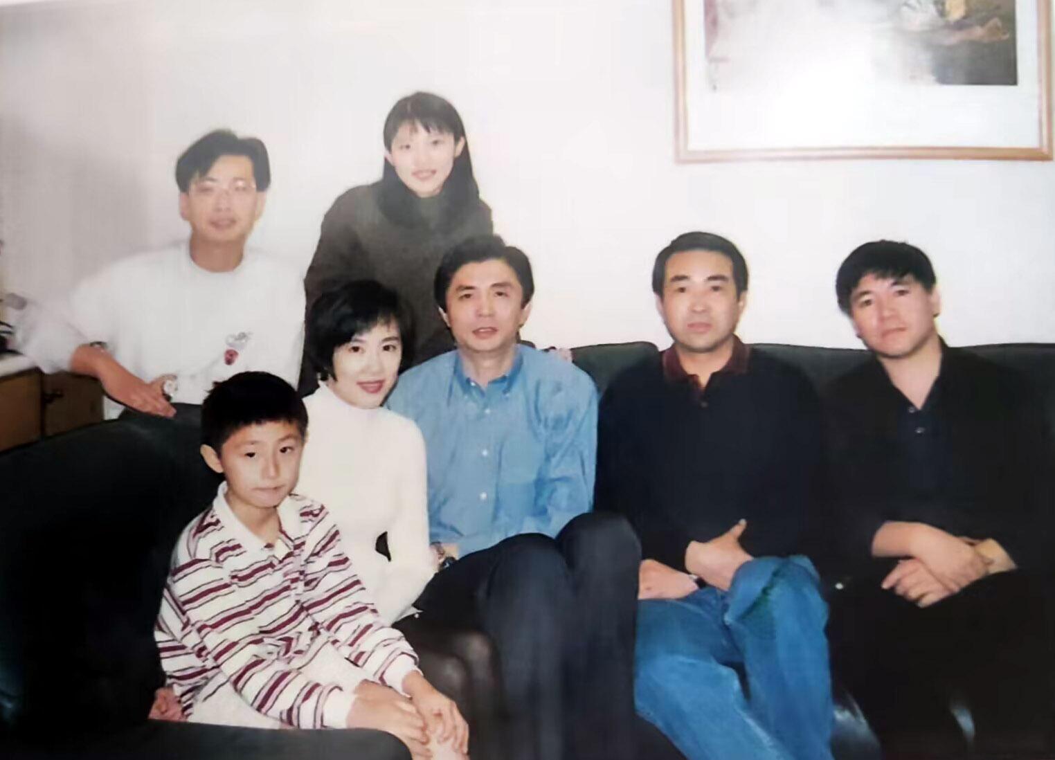 汪嘉伟的前妻邓星:独自飘零在日本 邓星是"星二代",曾是上海电影制片