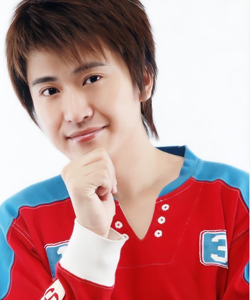 杨帆:脚踏实地的主持人 杨帆是一位脚踏实地,专注于事业却又懂得生活