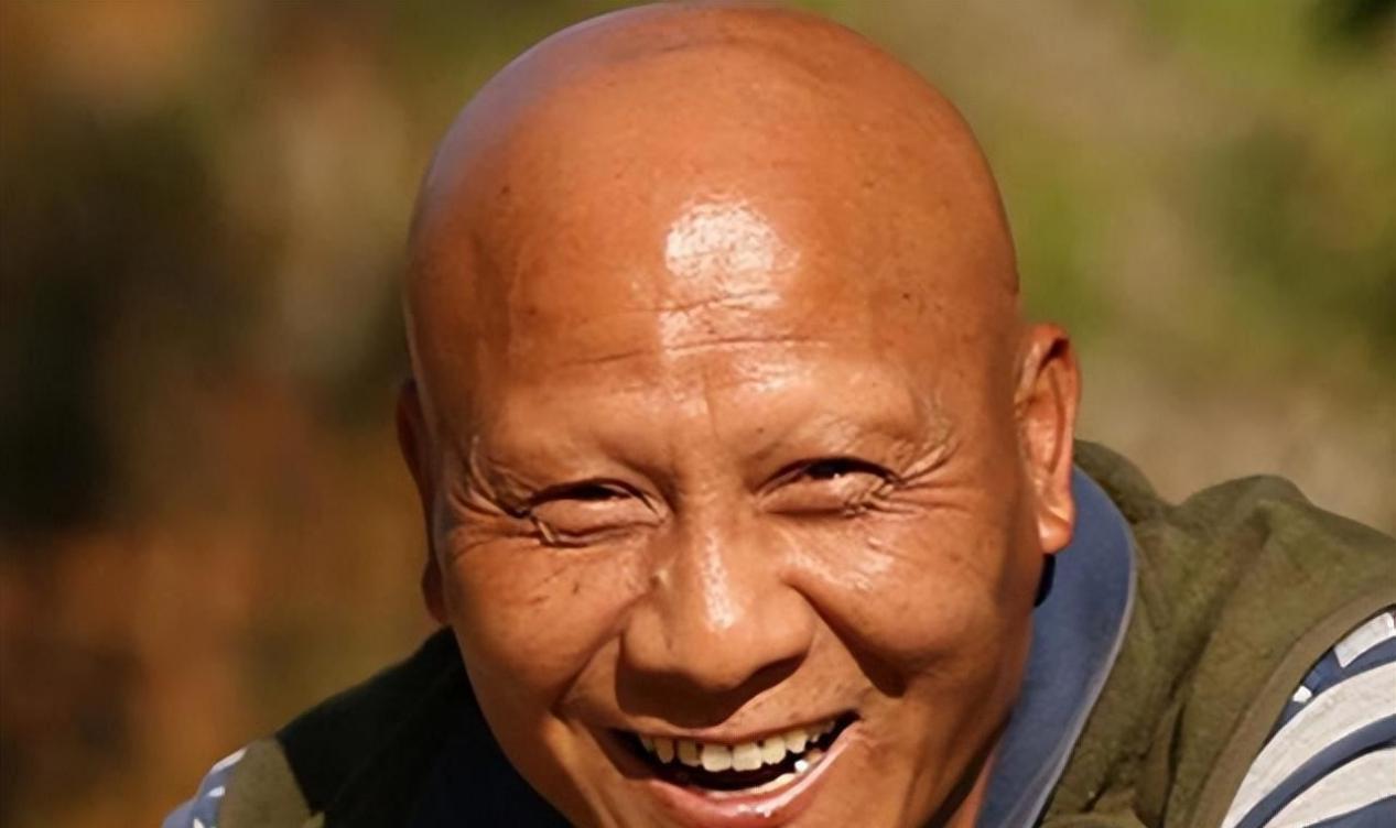 计春华:演艺之光 计春华,中国演员,出生于一个平凡的家庭,幼年时并没