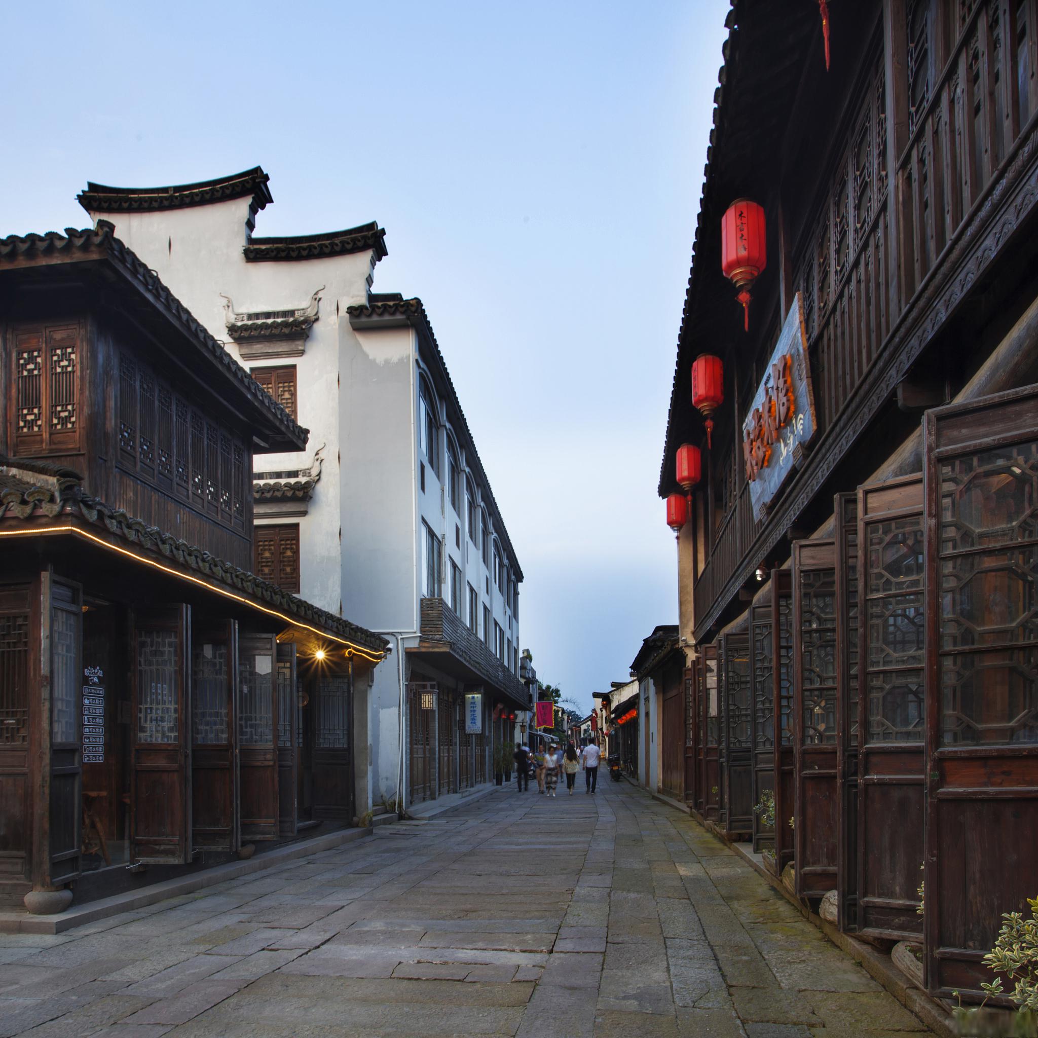 南翔古镇旅游攻略 南翔古镇位于中国上海市嘉定区南翔镇,是一个有着千