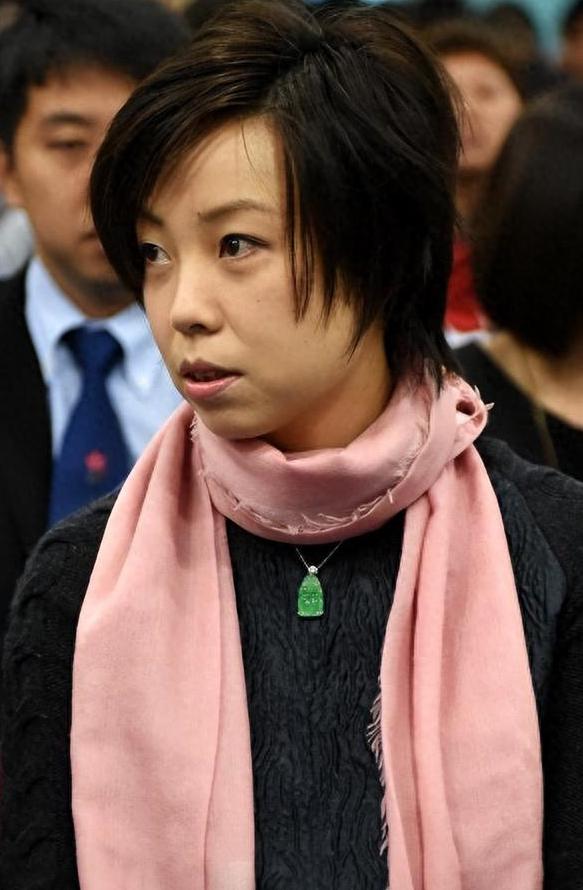 张怡宁,乒乓球界的传奇人物,嫁给一个跟她年龄相差20岁的富豪丈夫,在