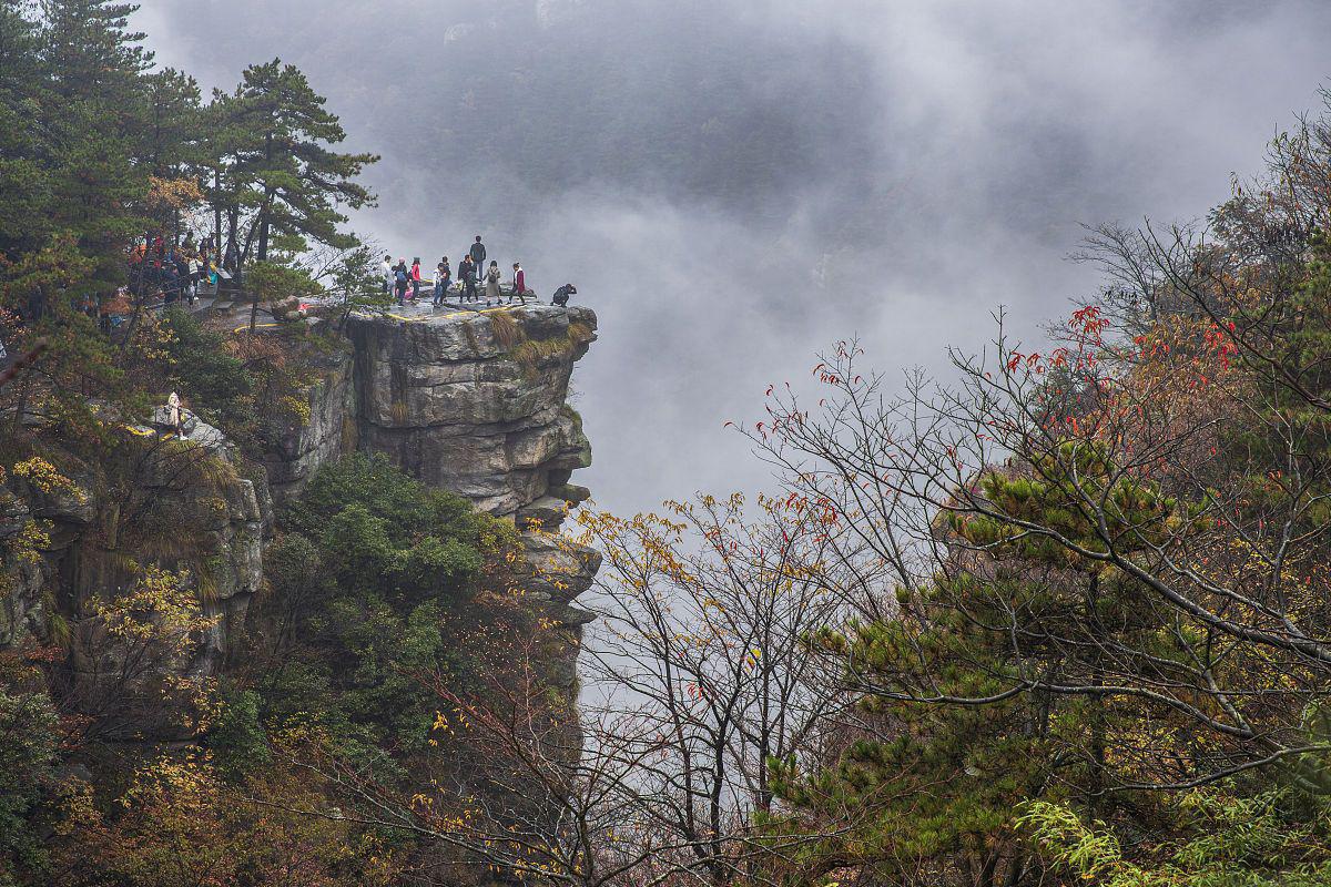 秋日环游指南:探访平利女娲山 在安康的秋季,大自然用它独特的画笔