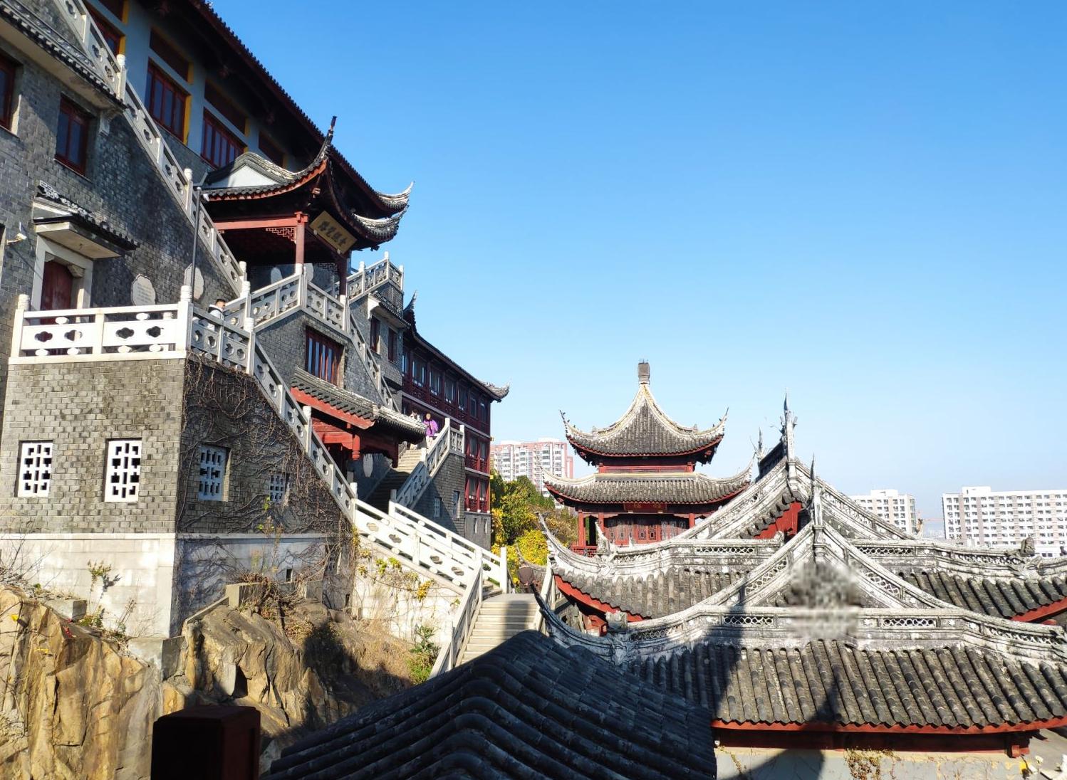 冬日苏州,白鹤寺的美好之处 冬日的苏州,旅程中的行人渐少,姑苏城外