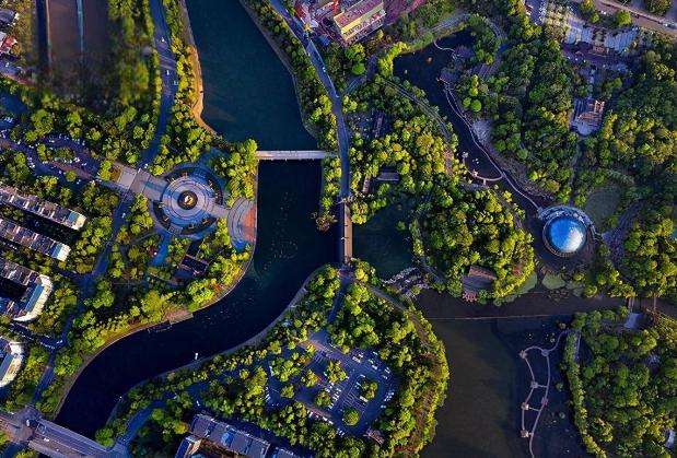 重庆科学公园:未来城市的璀璨明珠 重庆科学公园是一个集科技,文化