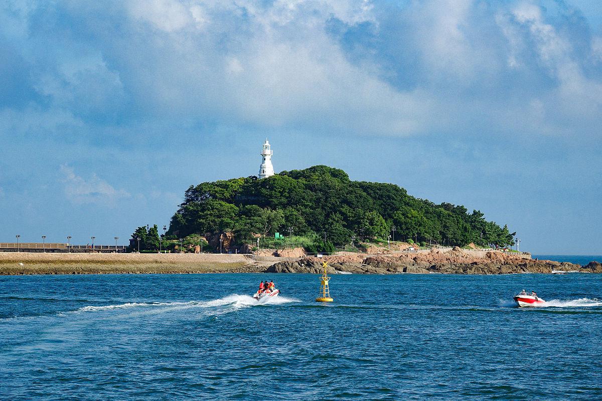 青岛旅游攻略 青岛是中国东部沿海城市,素有"东方瑞士"之称,因其美丽