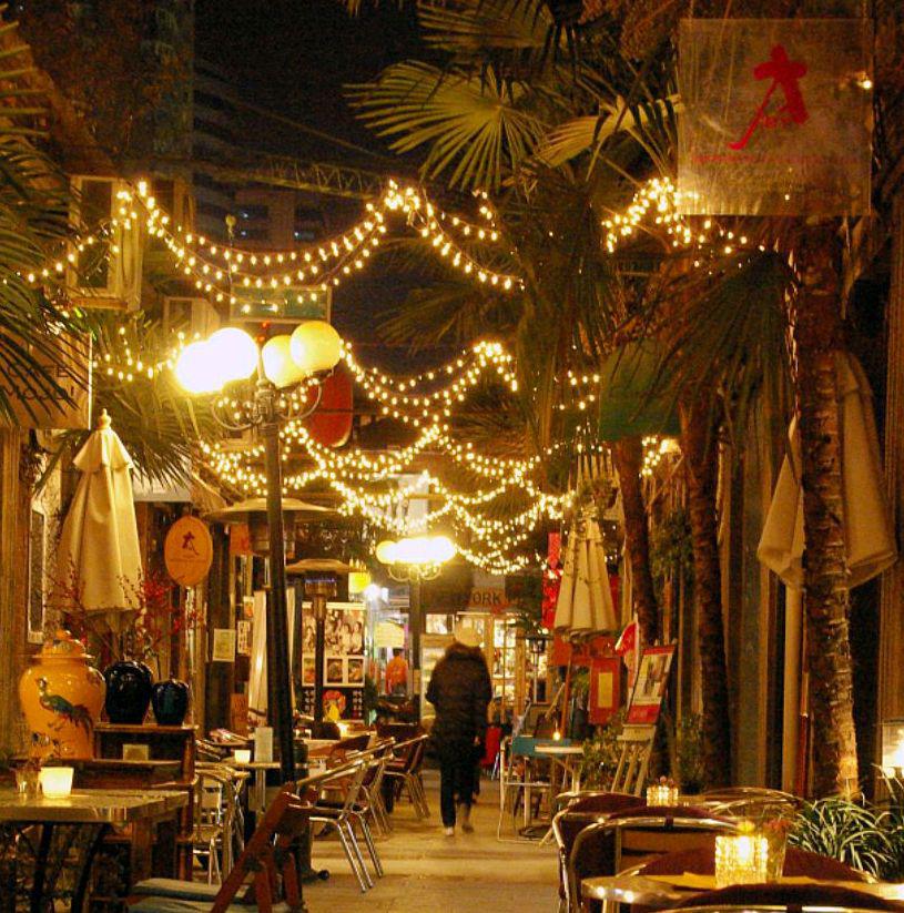 上海田子坊夜景 上海田子坊,一个充满艺术气息和历史韵味的地方.