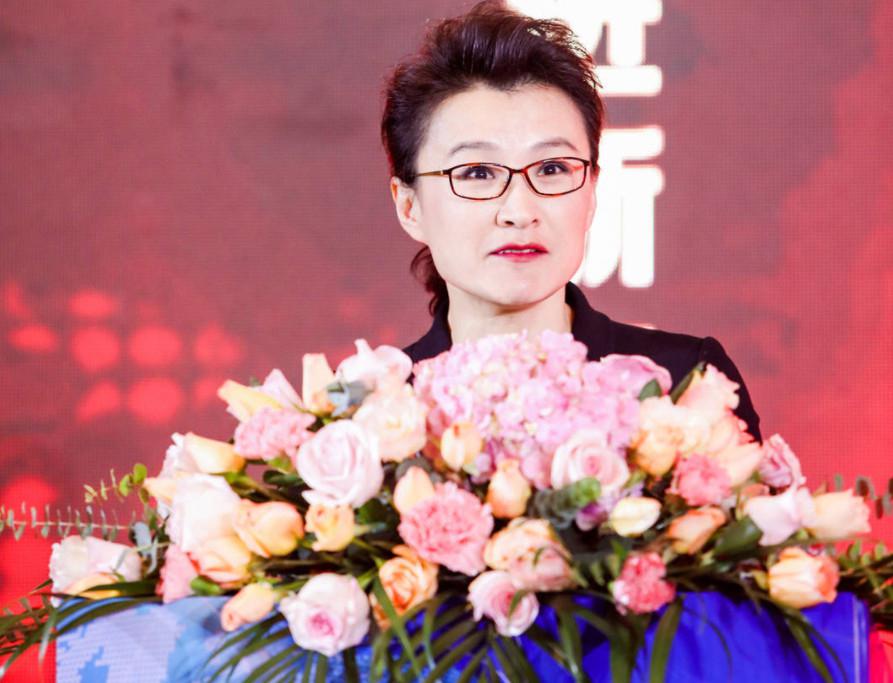 央视女主持董倩简历(央视女主持董倩简历照片)