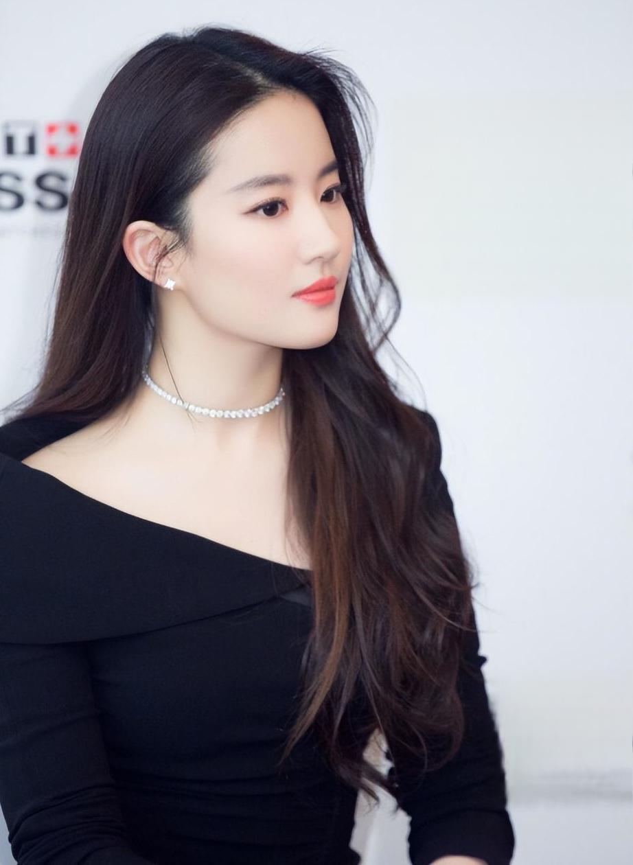 刘亦菲:人生赢家 刘亦菲,36岁的单身女性,以美貌,个性和幸福人生成为