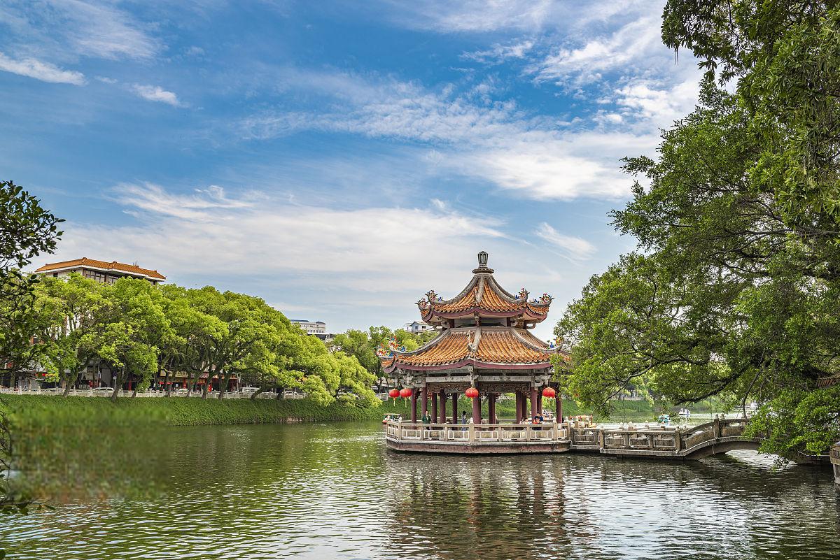 潮州西湖,一座美丽的城市公园 潮州西湖,是一座位于中国广东省潮州市