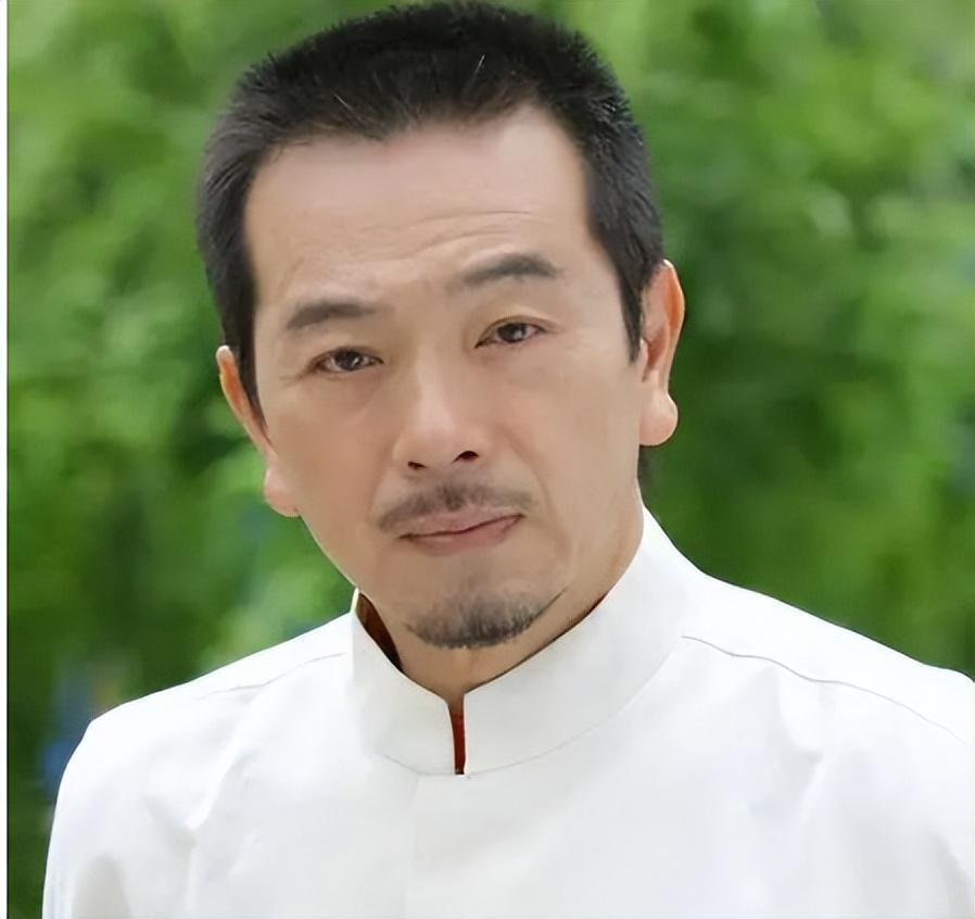 张晨光:多才多艺的演员 张晨光,一个大器晚成的演员,曾是少女心目中的