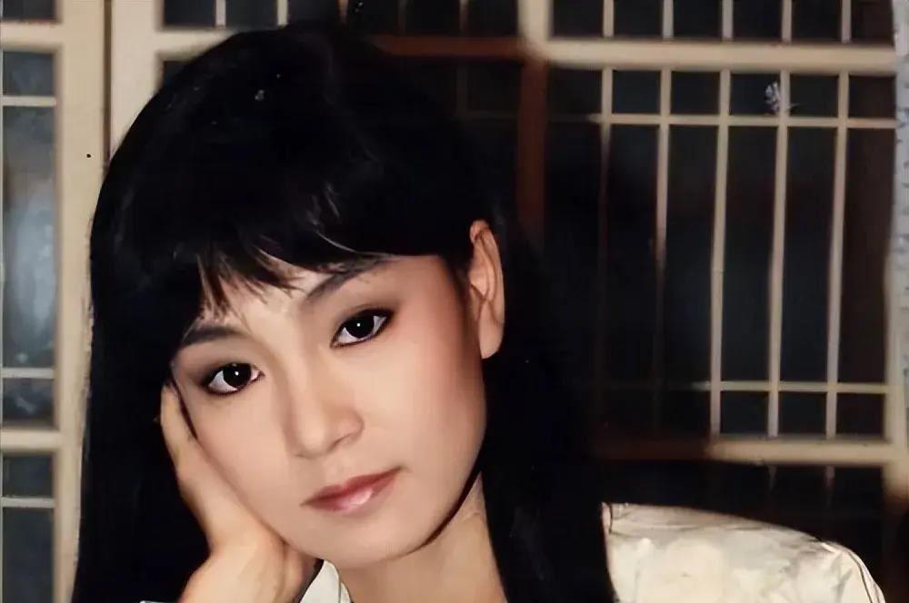 张佩华:从银幕到生活的精彩演绎 张佩华,一个名字,一段故事.