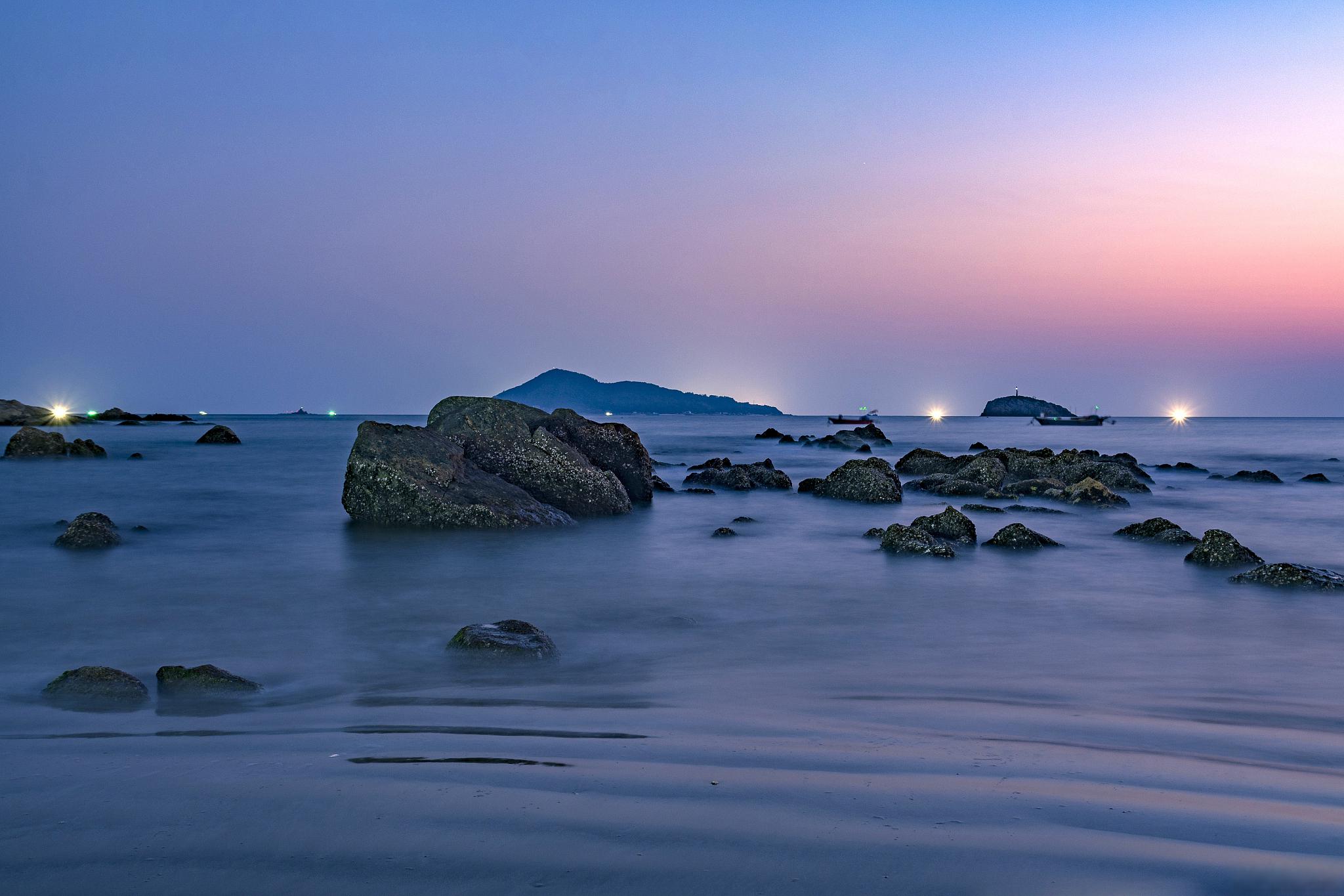 在中国的南海之滨,有一个名为沙扒湾的地方,它位于广东省阳江市,是一