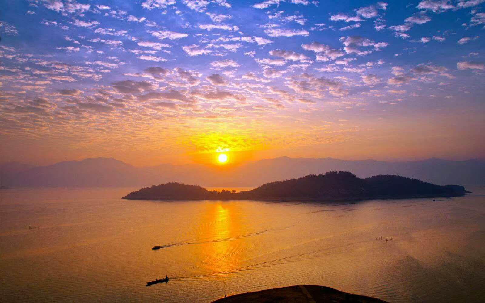 资兴东江湖,人间天上一湖水 东江湖位于郴州资兴地区,是一个真正意义