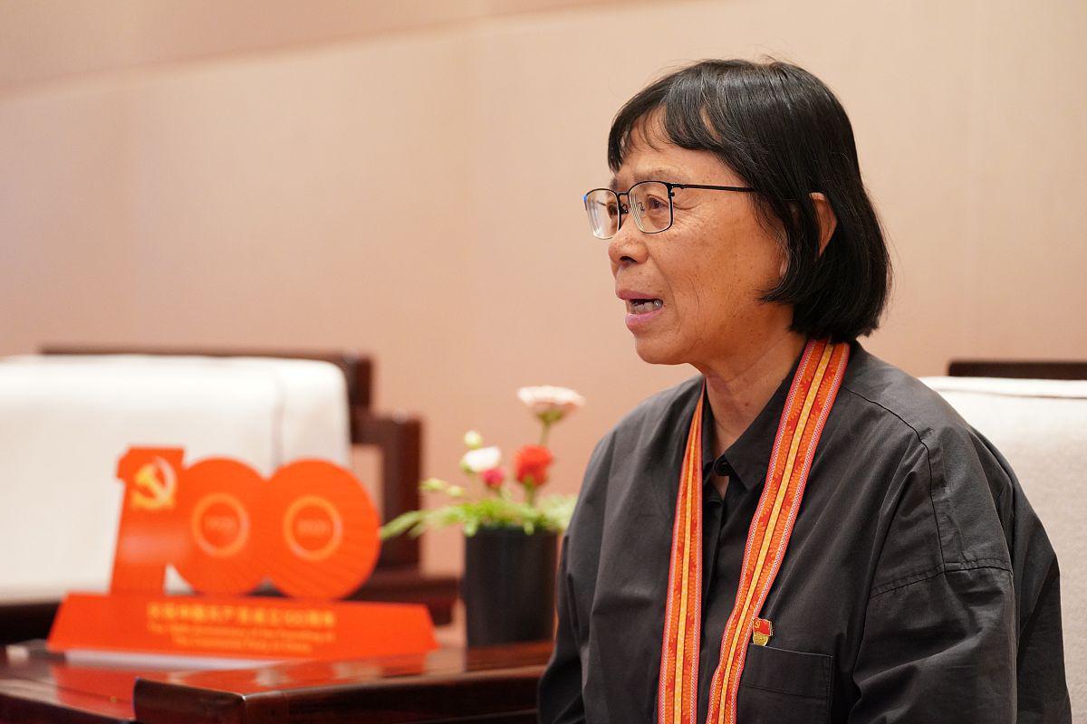 《张桂梅》:现代女英雄的故事 备受瞩目的电影《张桂梅》即将上映