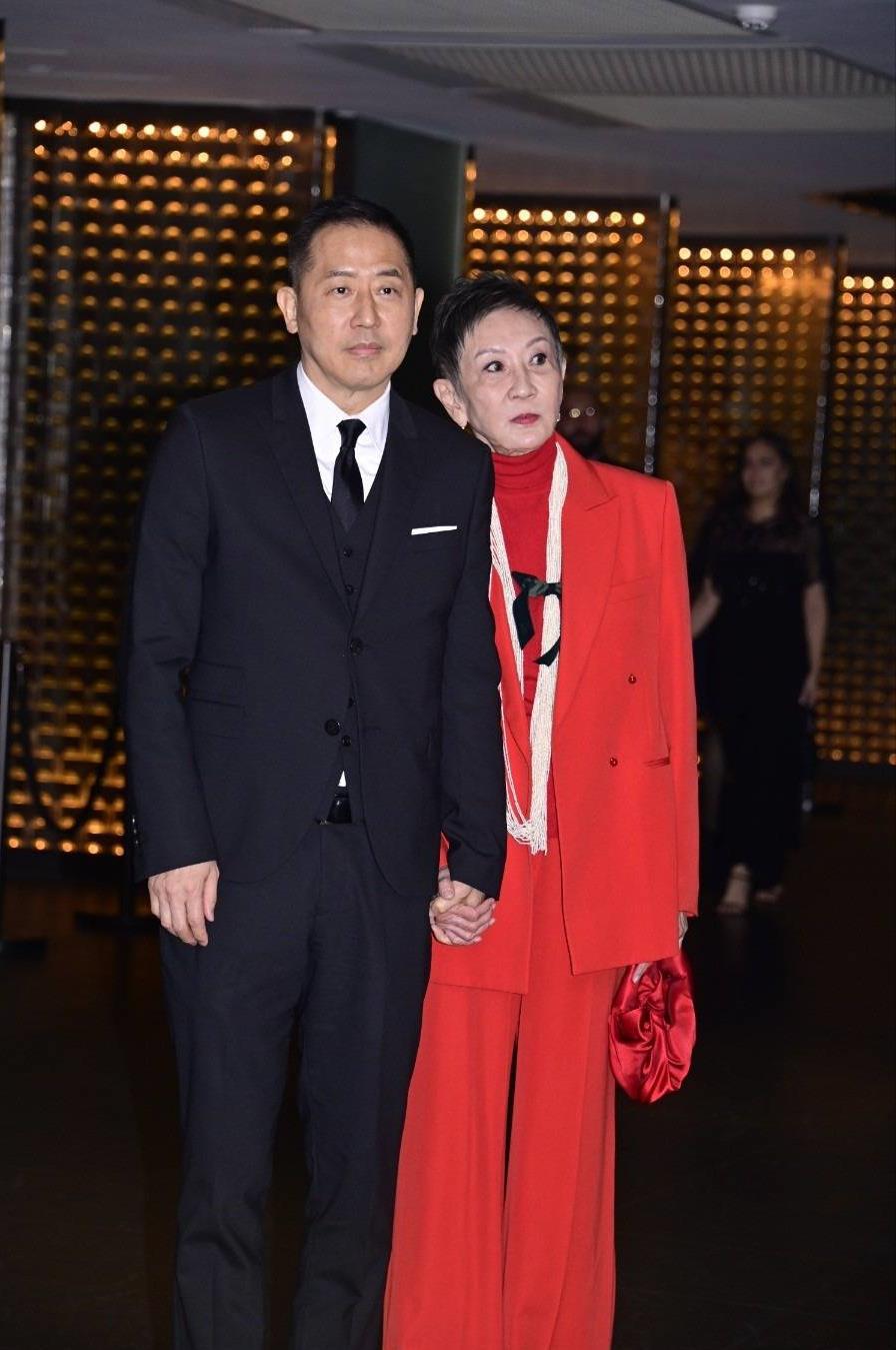 张艾嘉儿子结婚,众星云集罕谈绑架风波 12月2日,张艾嘉与富商王靖雄之