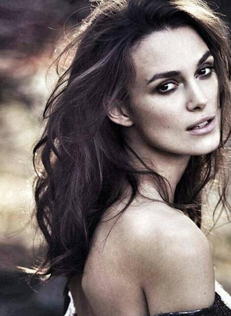 英伦玫瑰凯拉·奈特莉:演艺界的璀璨明星与公益事业的坚定倡导者 凯拉