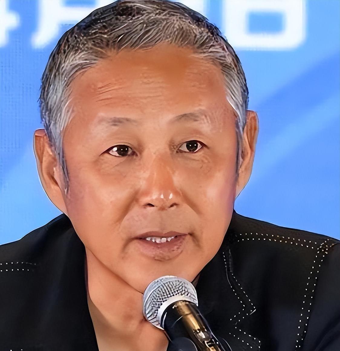 岁月在杜宪与陈道明脸上留下印记,却未能磨损他们的魅力 近期,69岁的