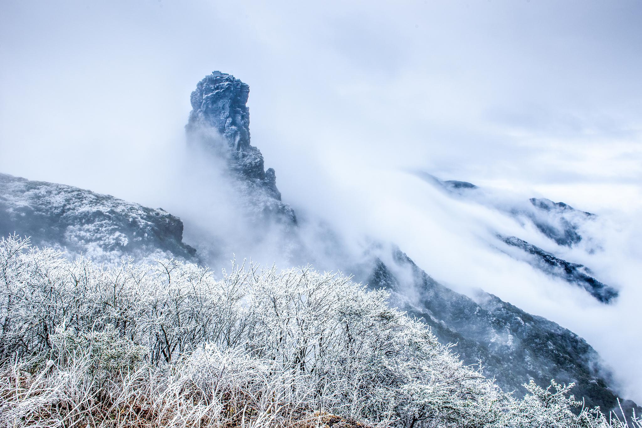 梵净山的雪景之美,已经成为了无数摄影爱好者和旅游者的心头好.