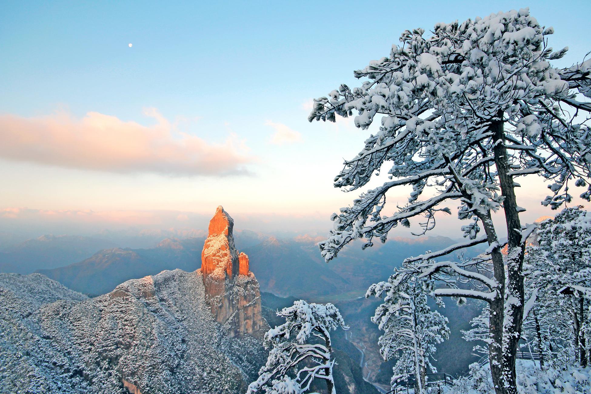 2020年梵净山雪景图片