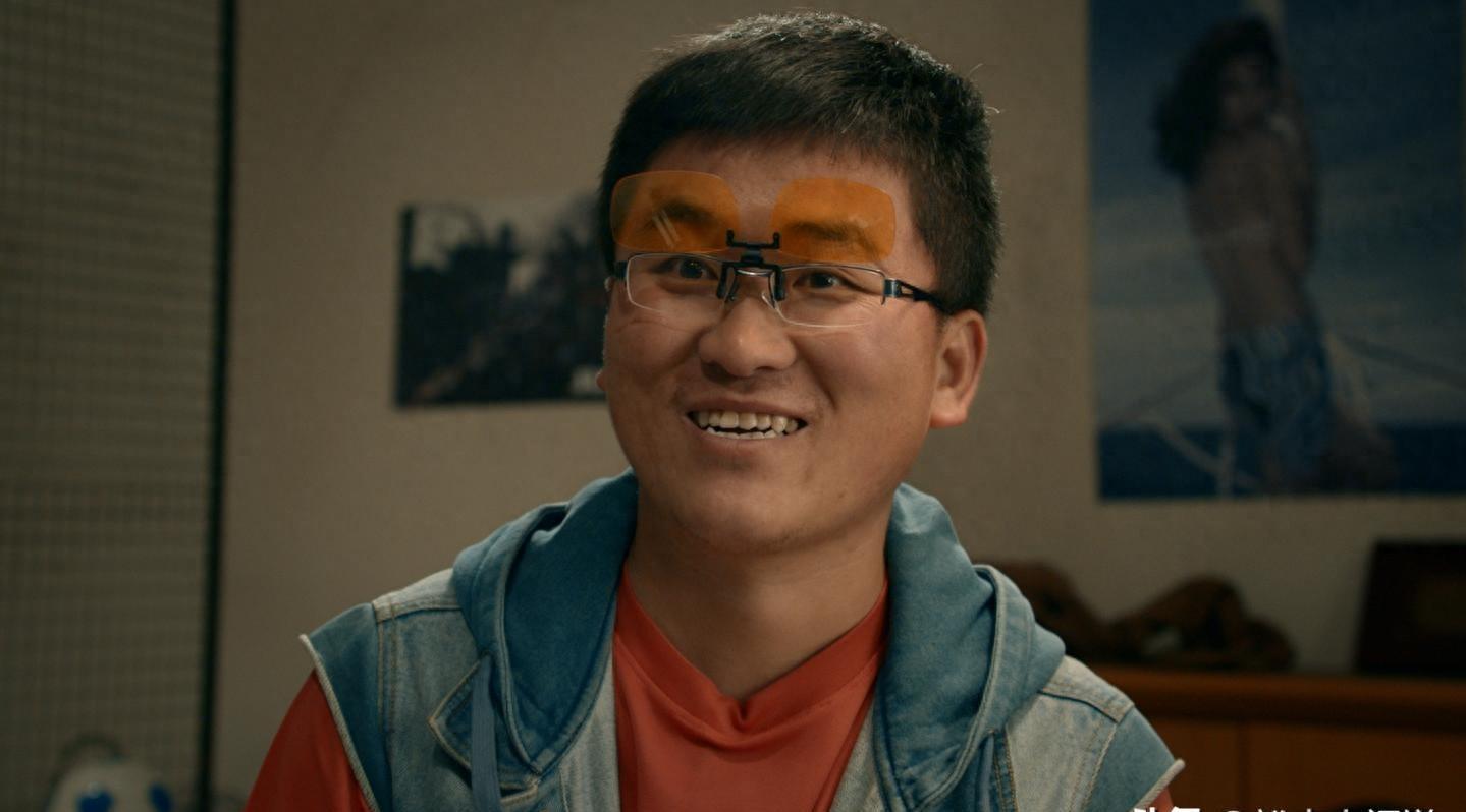 近期,网红姜涛宣布了与小自己17岁的女友的恋情,并计划在春节前结婚.