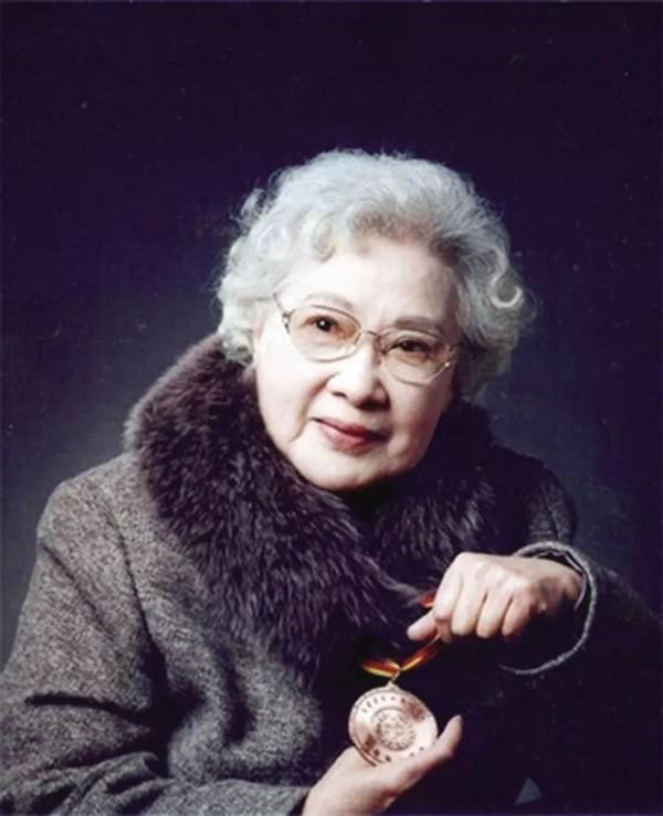 女儿执意嫁给有妻室的农村男,秦怡劝阻无果.